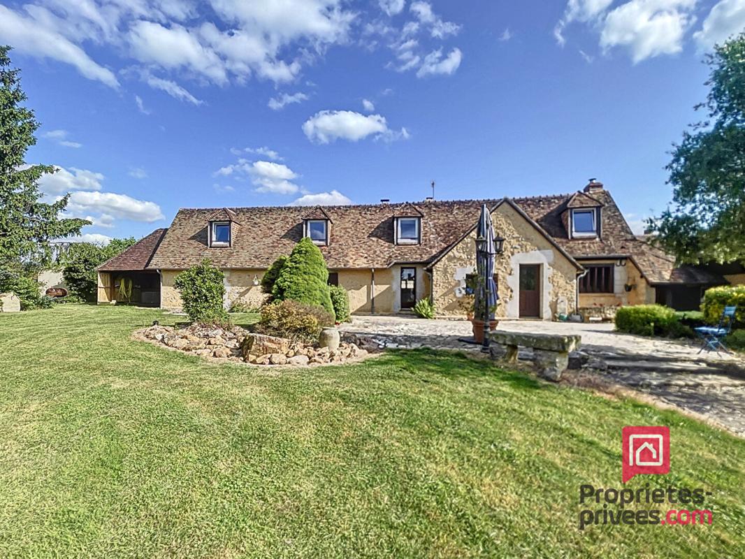 SAINT-COSME-EN-VAIRAIS St-Cosme-en-Verrais, belle longère rénovée de 160 m2 sur parc arboré 1