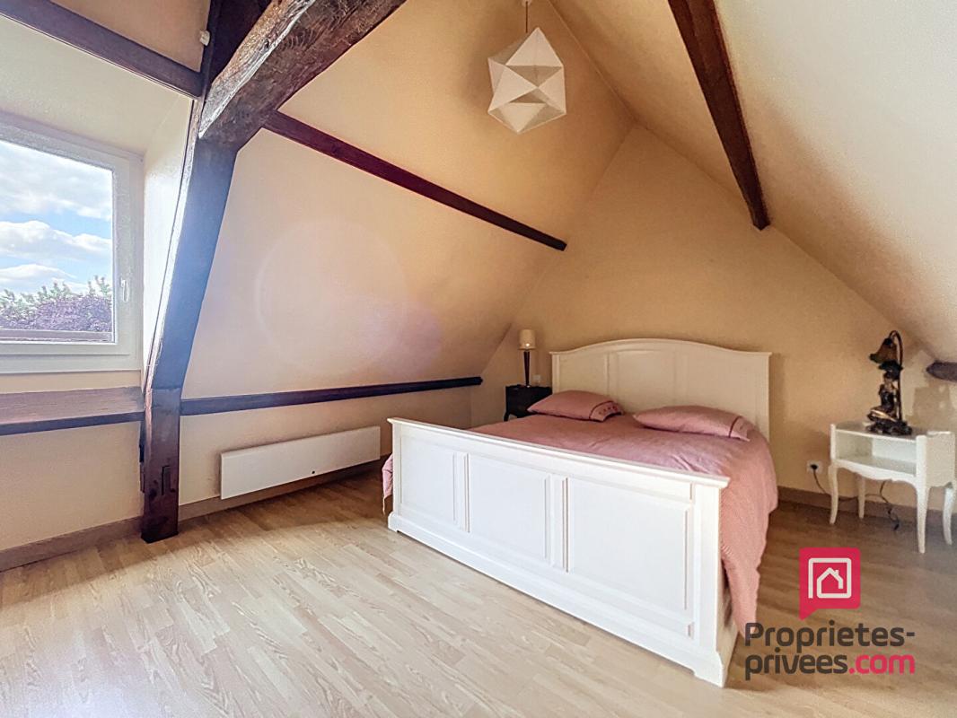 SAINT-COSME-EN-VAIRAIS St-Cosme-en-Verrais, belle longère rénovée de 160 m2 sur parc arboré 10