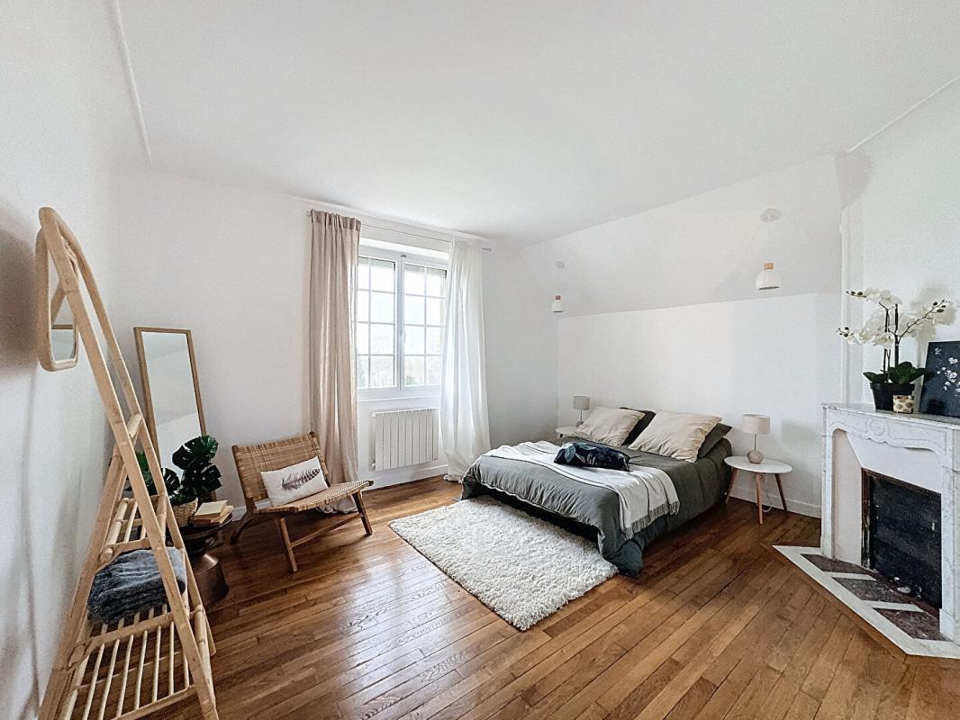 BOUSSY-SAINT-ANTOINE Maison d'architecte pleine de charme (1928) Aucun travaux, jardin et sous-sol 11