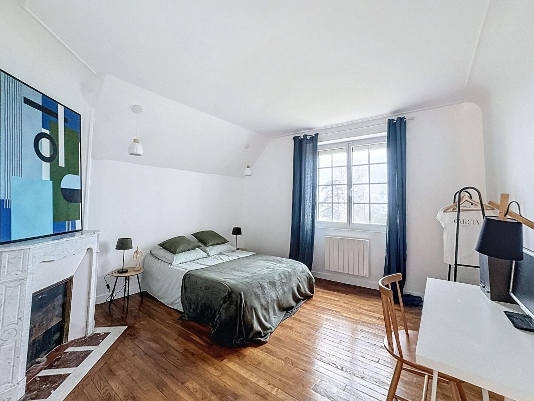 BOUSSY-SAINT-ANTOINE Maison d'architecte pleine de charme (1928) Aucun travaux, jardin et sous-sol 12