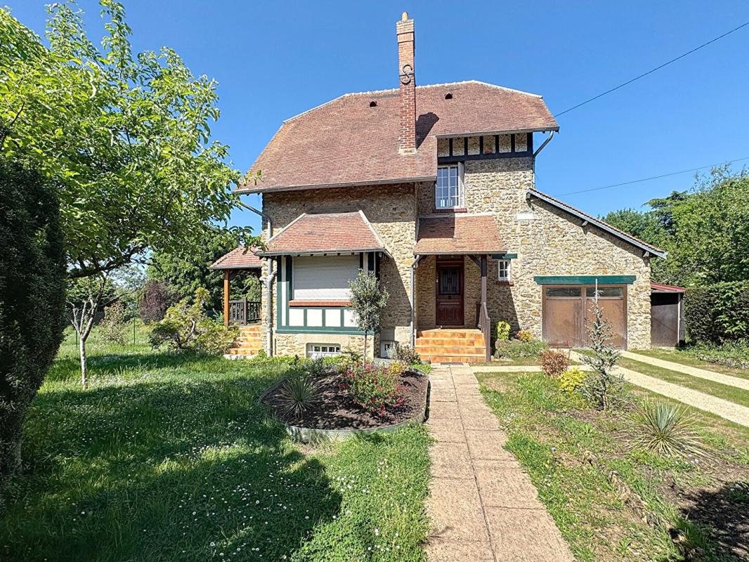 BOUSSY-SAINT-ANTOINE Maison d'architecte pleine de charme (1928) Aucun travaux, jardin et sous-sol 2