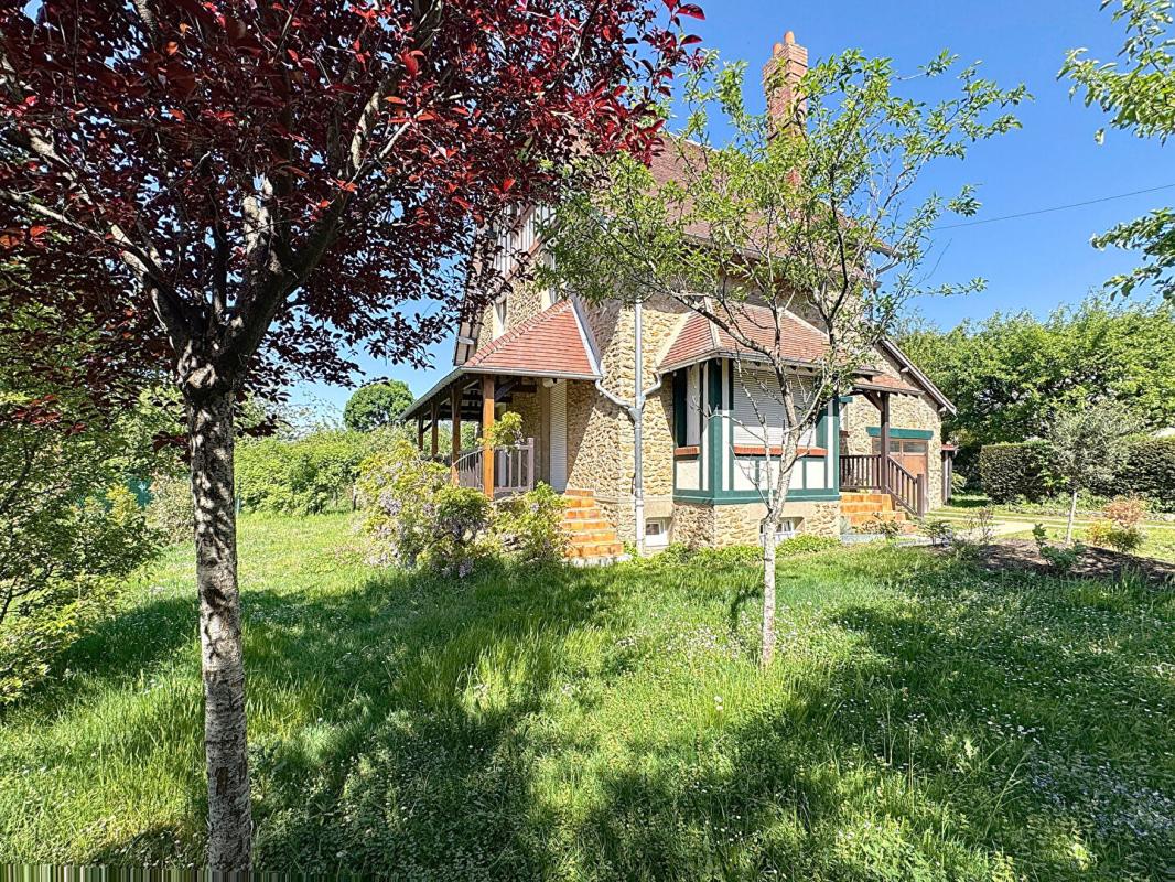 BOUSSY-SAINT-ANTOINE Maison d'architecte pleine de charme (1928) Aucun travaux, jardin et sous-sol 8