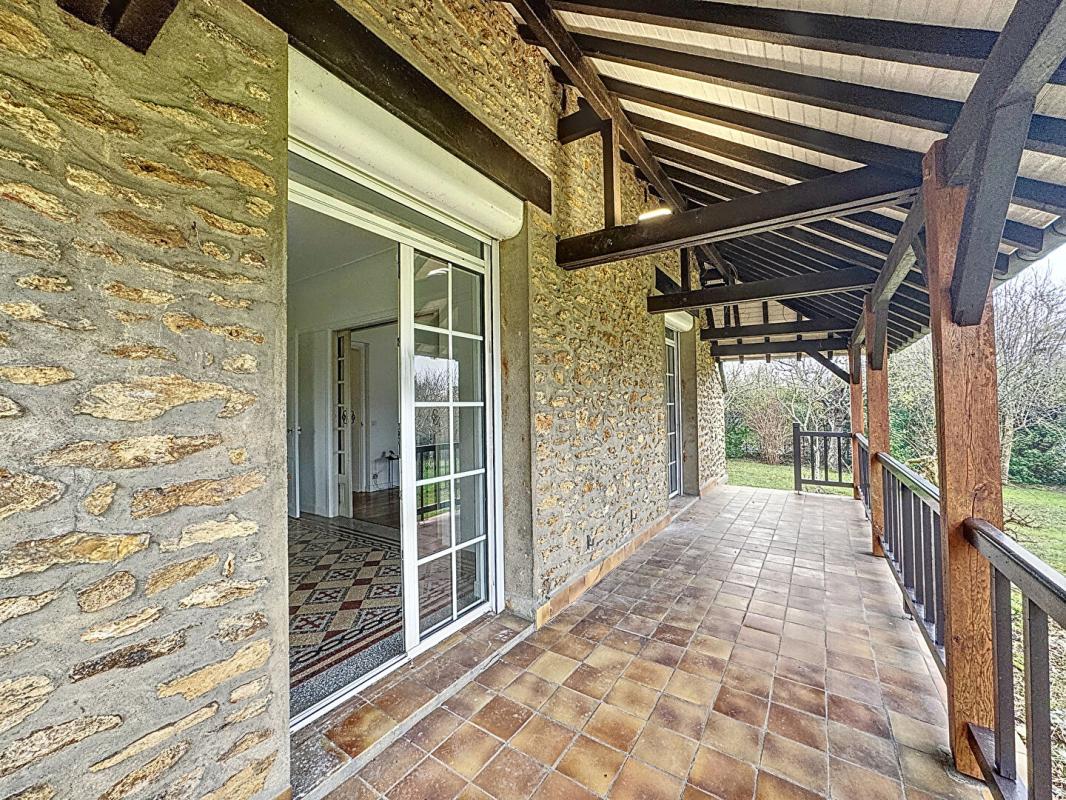 BOUSSY-SAINT-ANTOINE Maison d'architecte pleine de charme (1928) Aucun travaux, jardin et sous-sol 9