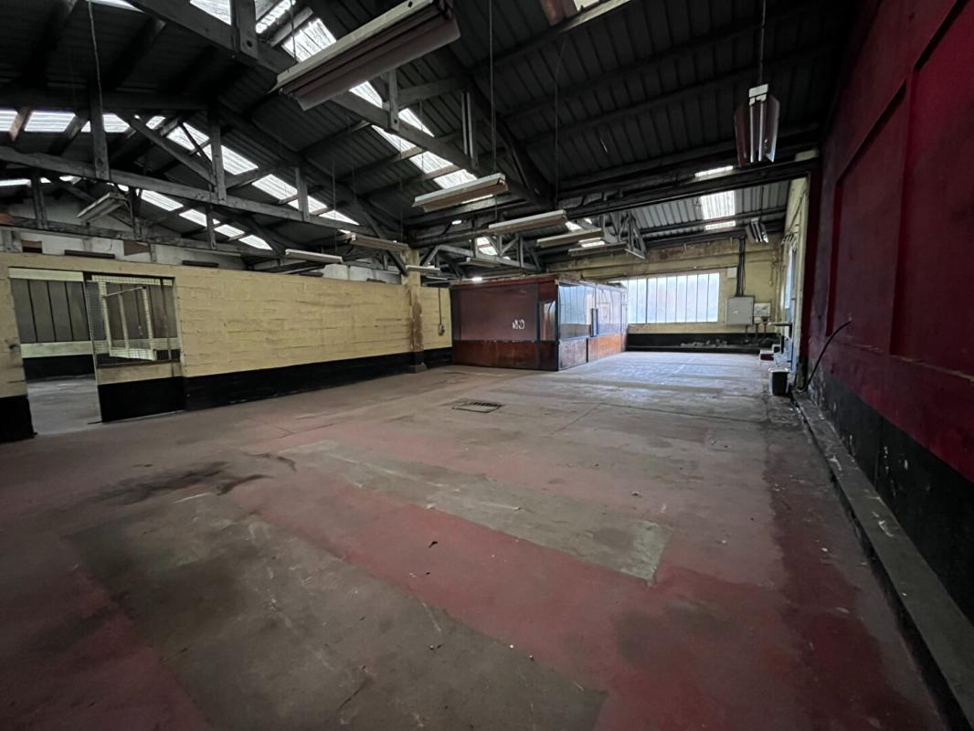 GOURNAY-EN-BRAY GARAGE ATELIER ENTREPOT OU LOCAL COMMERCIAL EN CENTRE VILLE 190M2 2