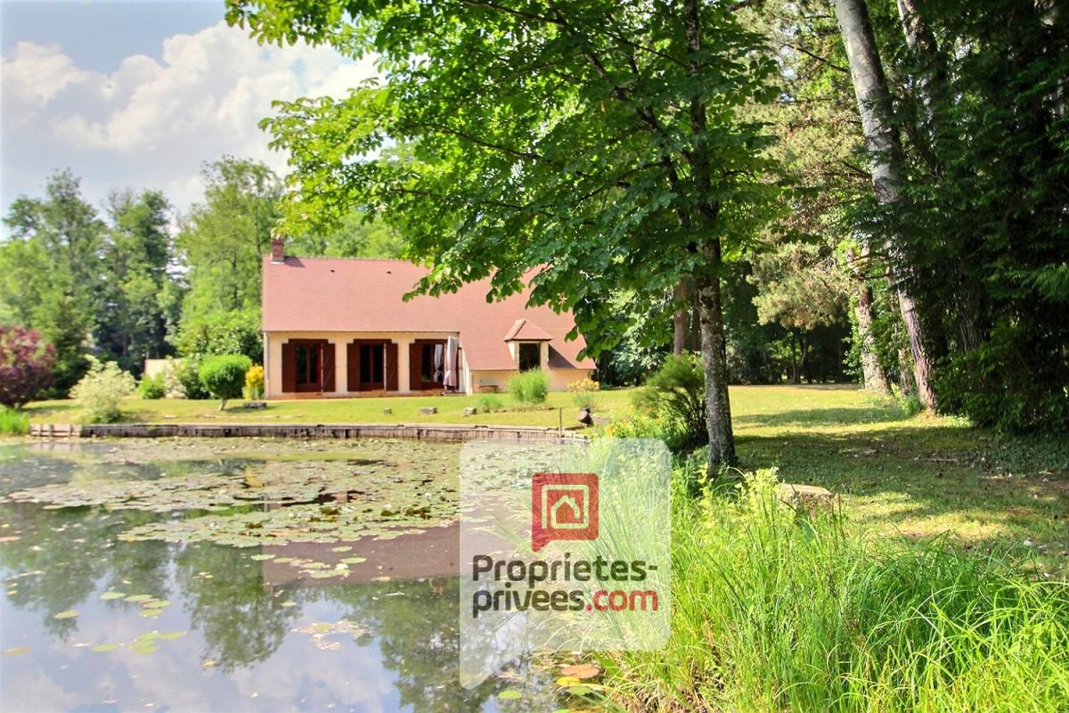 MONTARGIS A 1h30 de PARIS - Charmante MAISON avec ETANG de 5000 m2, édifiée sur plus de 2 Hectares et bordé par une rivière 1