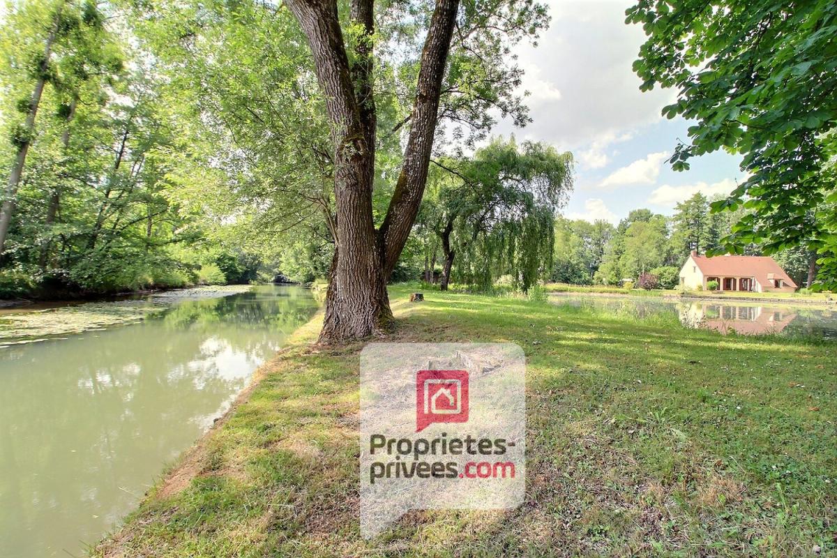 MONTARGIS A 1h30 de PARIS - Charmante MAISON avec ETANG de 5000 m2, édifiée sur plus de 2 Hectares et bordé par une rivière 10