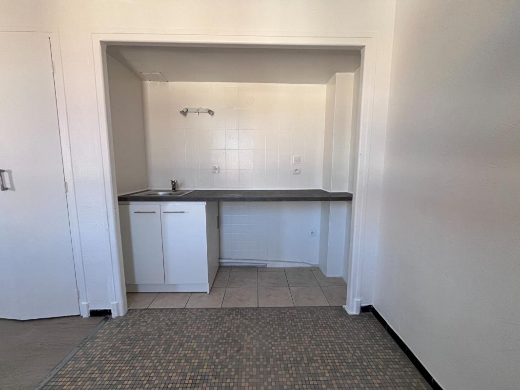 PERPIGNAN Charmant appartement T2 loué 510 euros + 50 euros de provisions sur charges, dans une résidence calme proche du centre ville 4