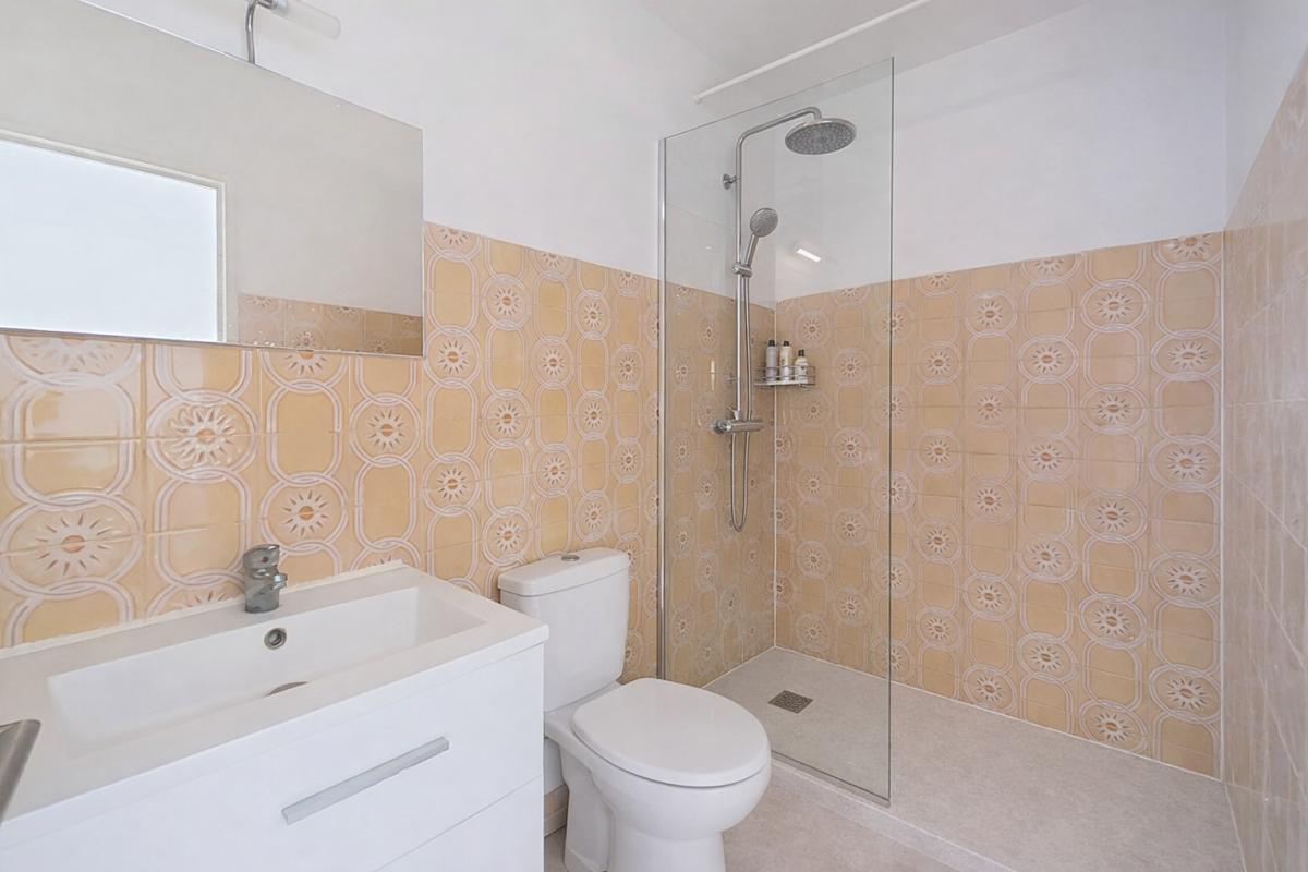 CARQUEIRANNE Carqueiranne coeur de ville  - Studio 34 m², balcon 6m² vue Almanarre, au calme 7