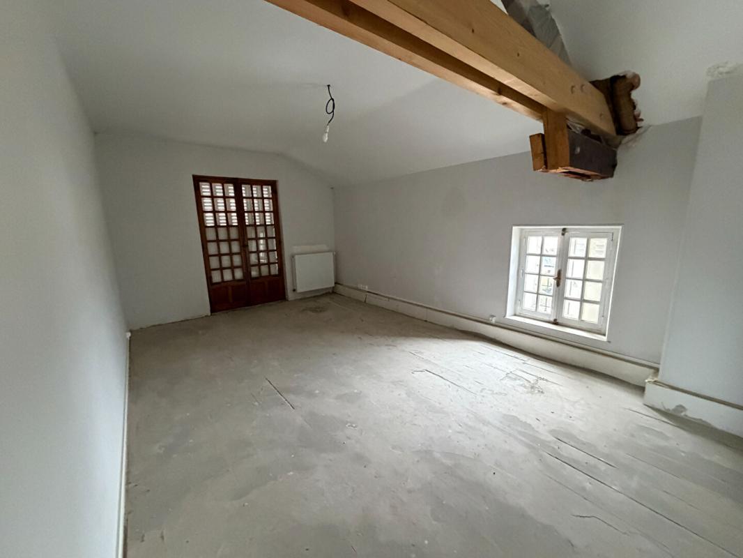 NEVERS Ensemble immobilier proche du centre ville et de l'isat 15