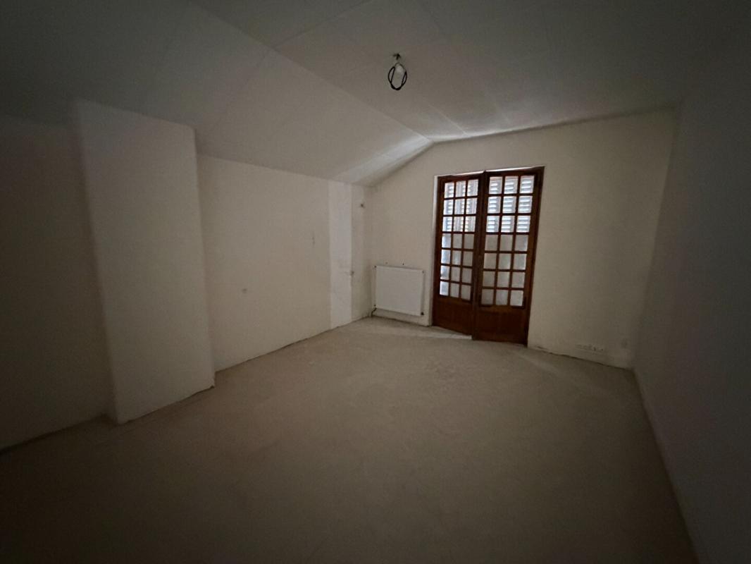 NEVERS Ensemble immobilier proche du centre ville et de l'isat 16