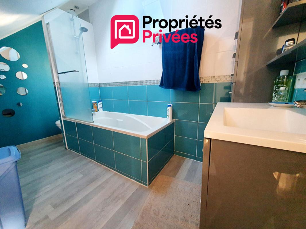 NOYANT-LA-GRAVOYERE Maison Segré en Anjou Bleu, quartier Noyant La Gravoyere 7