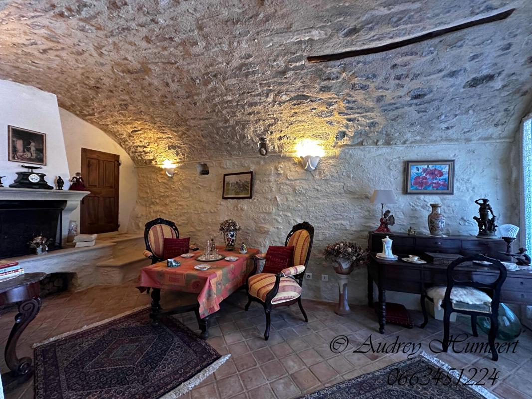 SAINT-MAIME EXCLU, proche FORCALQUIER, Belle MAISON DE VILLAGE de 126 m²  avec terrasses, jardin et cour 10