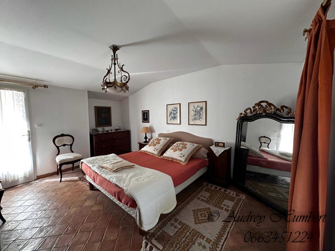 SAINT-MAIME EXCLU, proche FORCALQUIER, Belle MAISON DE VILLAGE de 126 m²  avec terrasses, jardin et cour 5