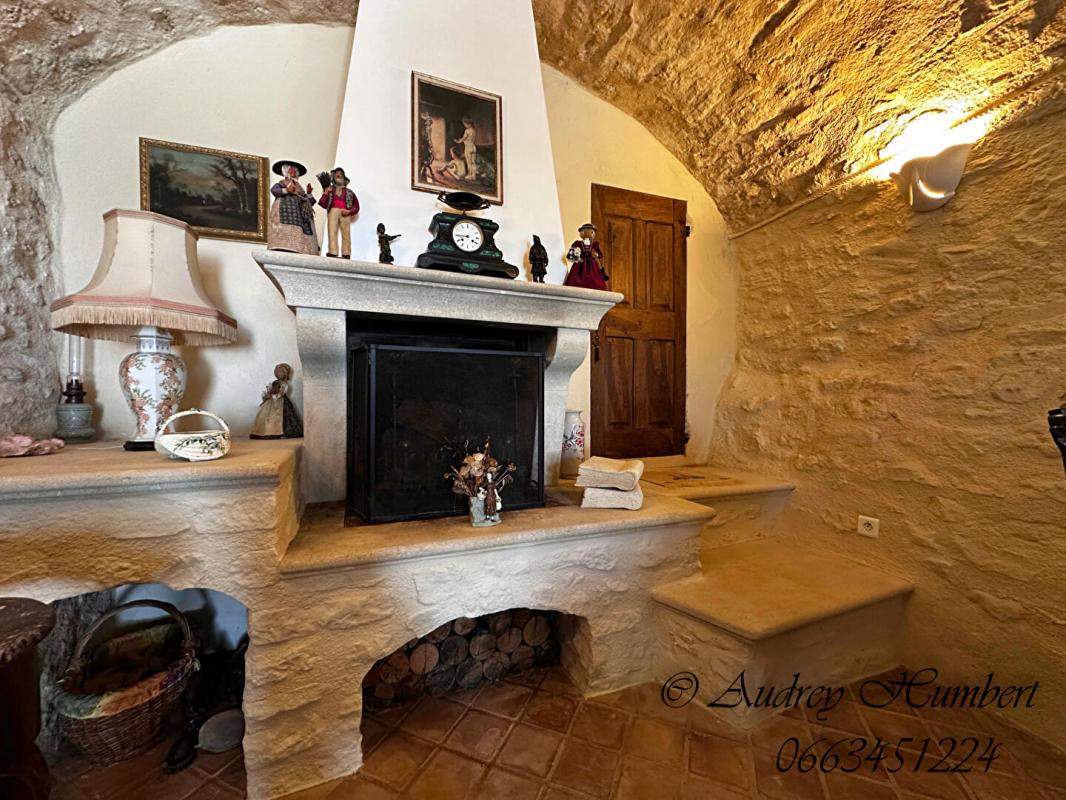 SAINT-MAIME EXCLU, proche FORCALQUIER, Belle MAISON DE VILLAGE de 126 m²  avec terrasses, jardin et cour 6