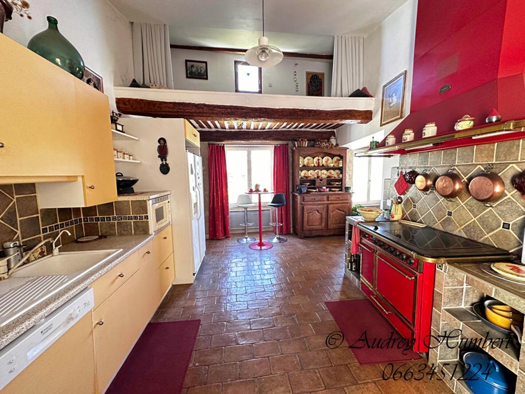 SAINT-MAIME EXCLU, proche FORCALQUIER, Belle MAISON DE VILLAGE de 126 m²  avec terrasses, jardin et cour 9