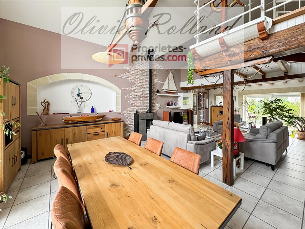 SAINT-SYLVAIN-D'ANJOU Magnifique longère rénovée avec goût au coeur d'un superbe parc 4