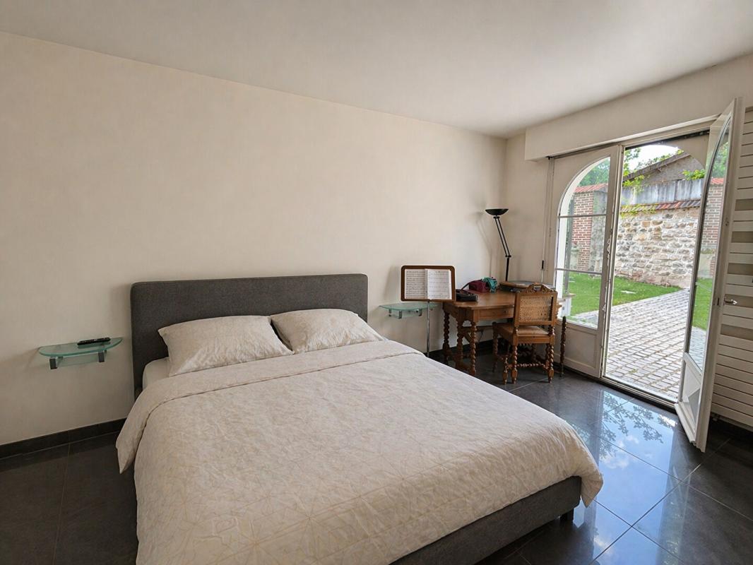 LA GARENNE-COLOMBES Rez-de-jardin avec jardin privatif -Esprit maison -La Garenne-Colombes 11