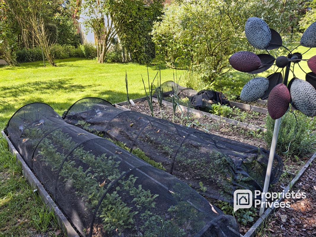 LA BARRE-EN-OUCHE Propriété de 230 m² sur environ 2,5 hectares avec piscine, prairies et cadre paisible 17
