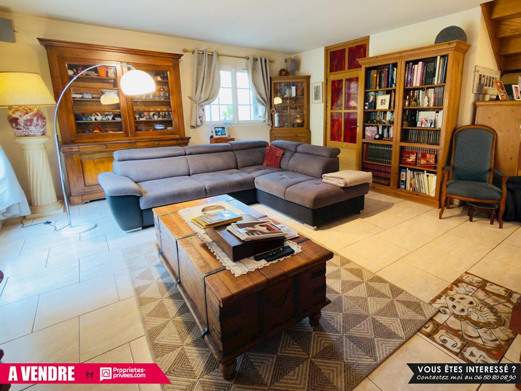 BERNAY Propriété de 230 m² sur environ 2,5 hectares avec piscine, prairies et cadre paisible 7