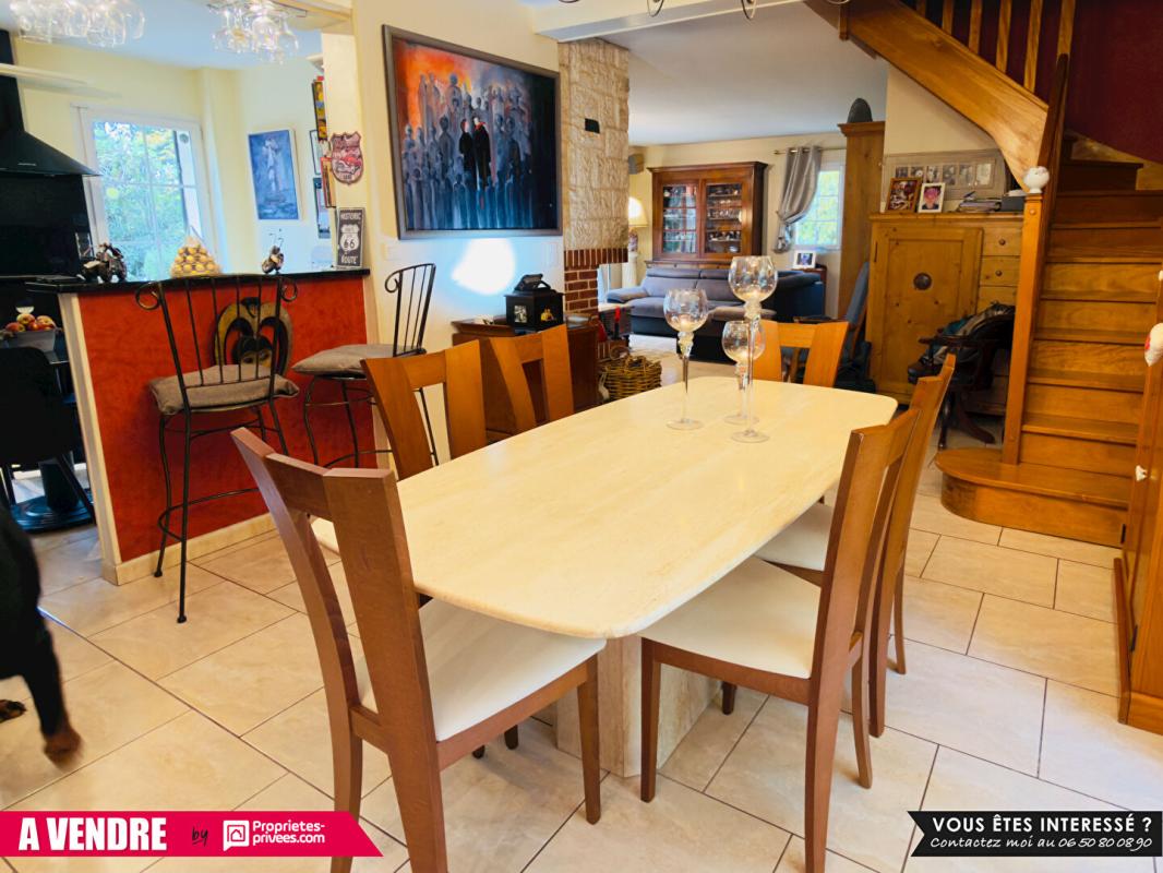 BERNAY Propriété de 230 m² sur environ 2,5 hectares avec piscine, prairies et cadre paisible 8