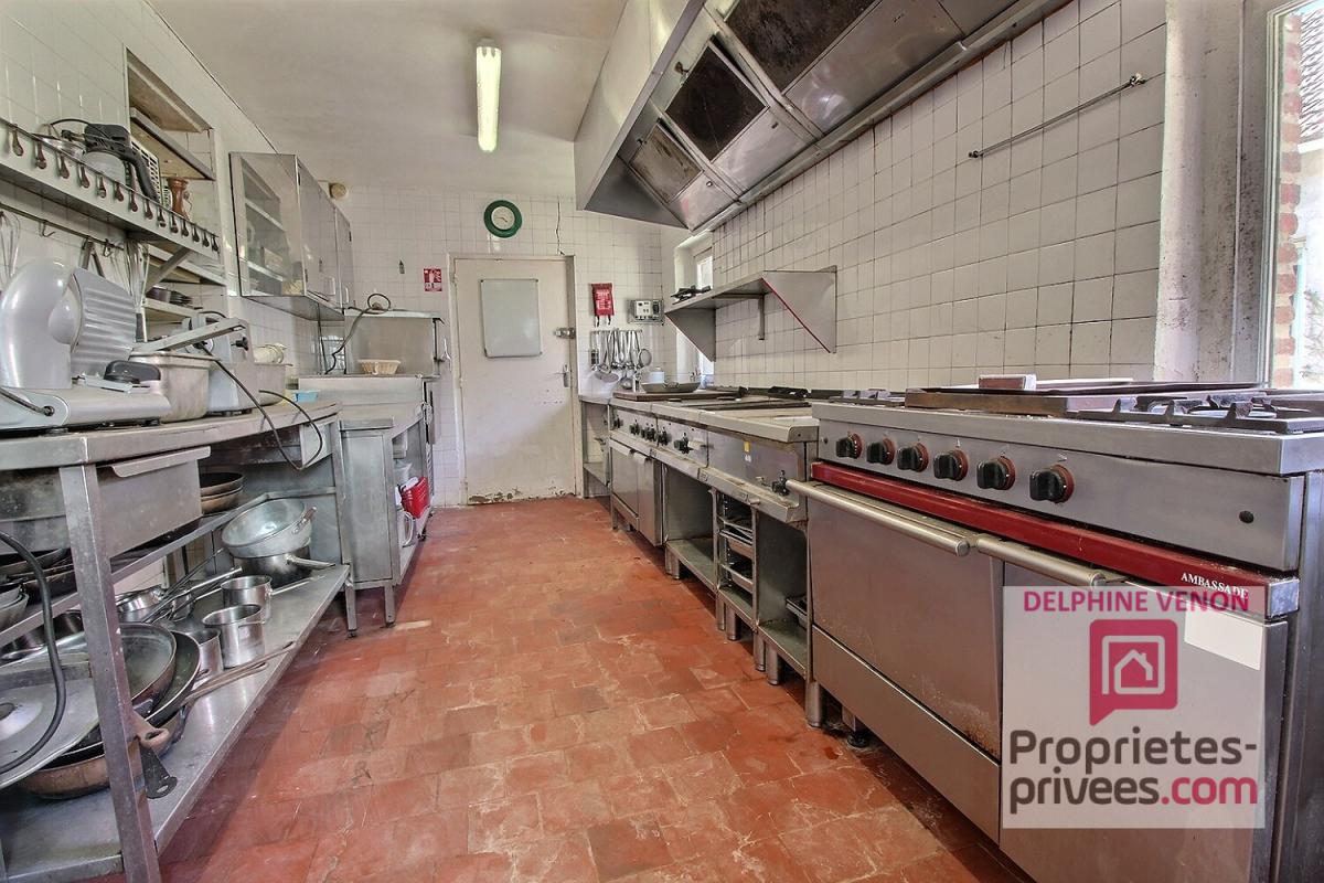 COMBREUX Exclusivité - Auberge / restaurant avec beaucoup de cachet à réhabiliter dans le centre bourg de Combreux 8