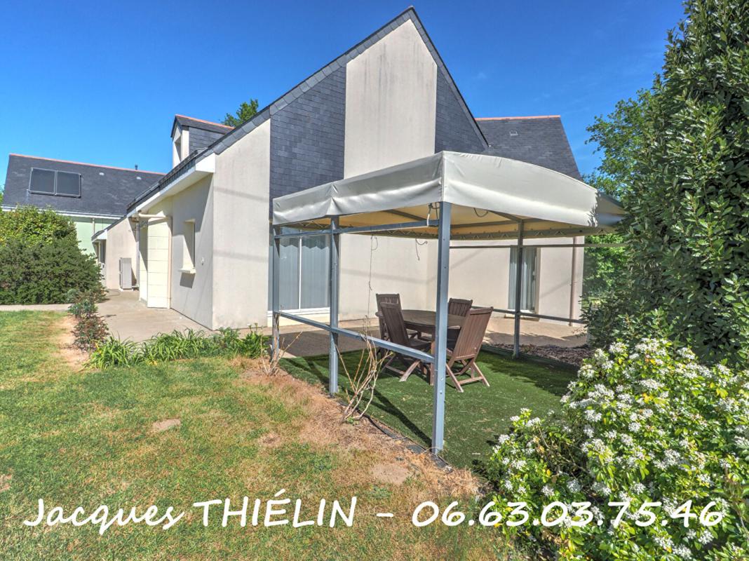 LONGUE-JUMELLES Propriété rare à Longué-Jumelles pour une vie de famille idéale 17