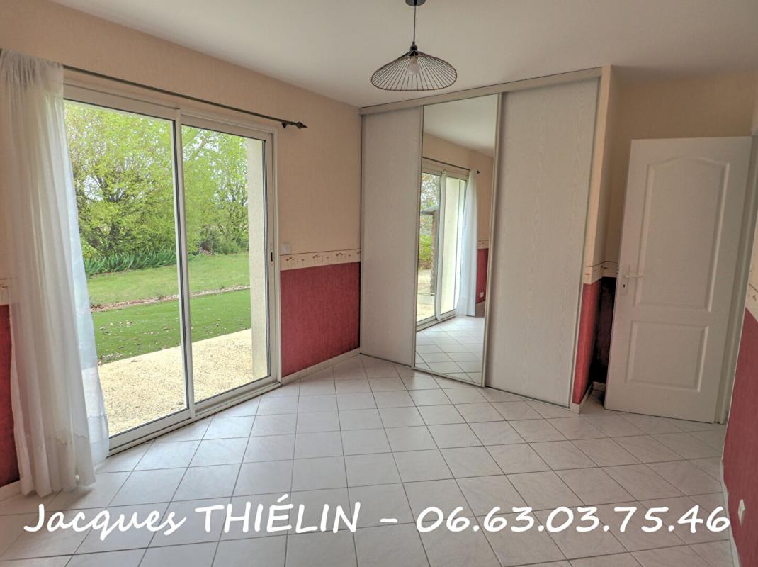 LONGUE-JUMELLES Propriété rare à Longué-Jumelles pour une vie de famille idéale 7