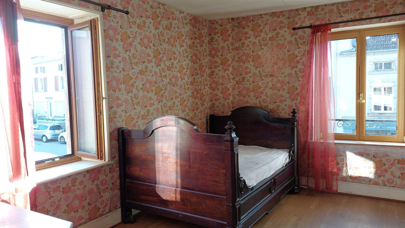 VAUVILLERS Maison Vauvillers 8 pièce(s) 181 m2 jardin 8