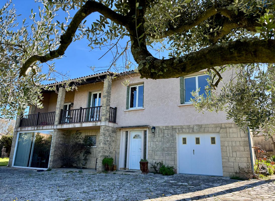 UZES Villa avec vue ! 1