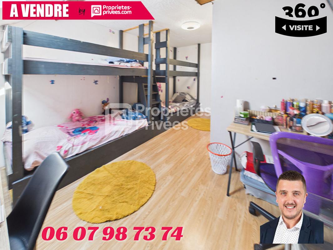 SAINT-MICHEL Grande maison avec terrain, garage et deux logements indépendants 9