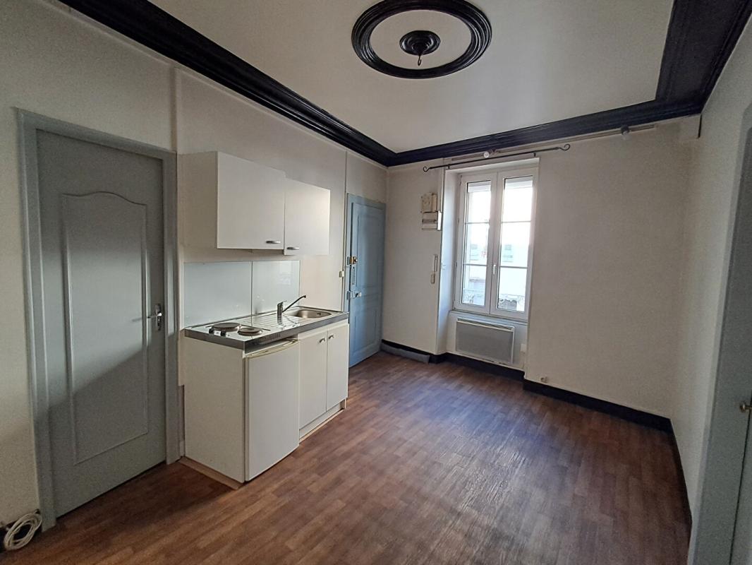 VESOUL Immeuble Vesoul 3 appartements et 1 local commercial à 189 900 euros 14