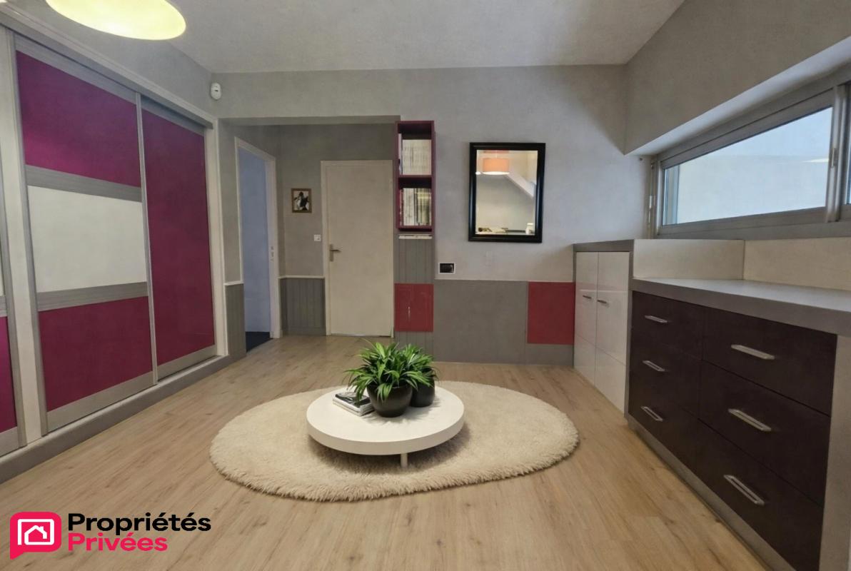 SAINT-HILAIRE-DU-HARCOUET Maison d'Architecte à proximité de Saint-Hilaire-du-Harcouët,  9 pièce(s) 229 m2 8