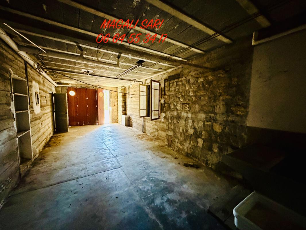 ALES Maison en Pierre Ales 8 pièce(s) 156 m2 11