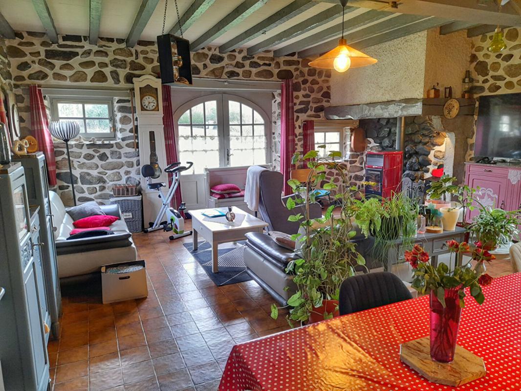 BUZY Charmante demeure en pierre avec vaste sous-sol et jardin paysager 3