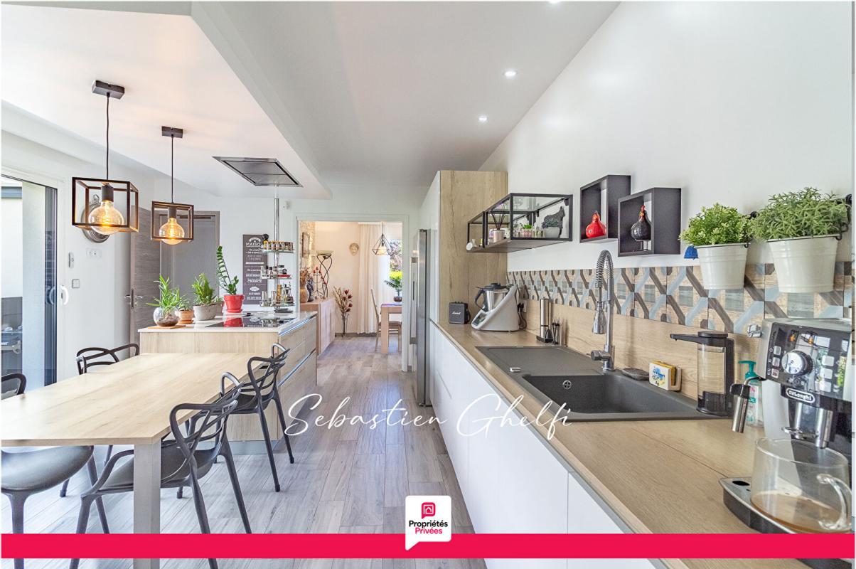 ROMORANTIN-LANTHENAY belle maison de plain-pied avec 4 chambres,2 garages, terrain de pétanque 11