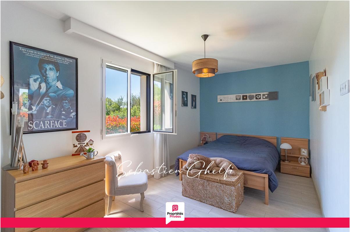 ROMORANTIN-LANTHENAY belle maison de plain-pied avec 4 chambres,2 garages, terrain de pétanque 15