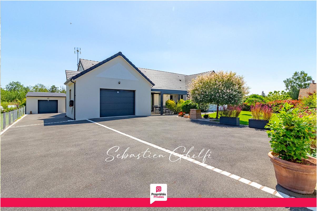 ROMORANTIN-LANTHENAY belle maison de plain-pied avec 4 chambres,2 garages, terrain de pétanque 18