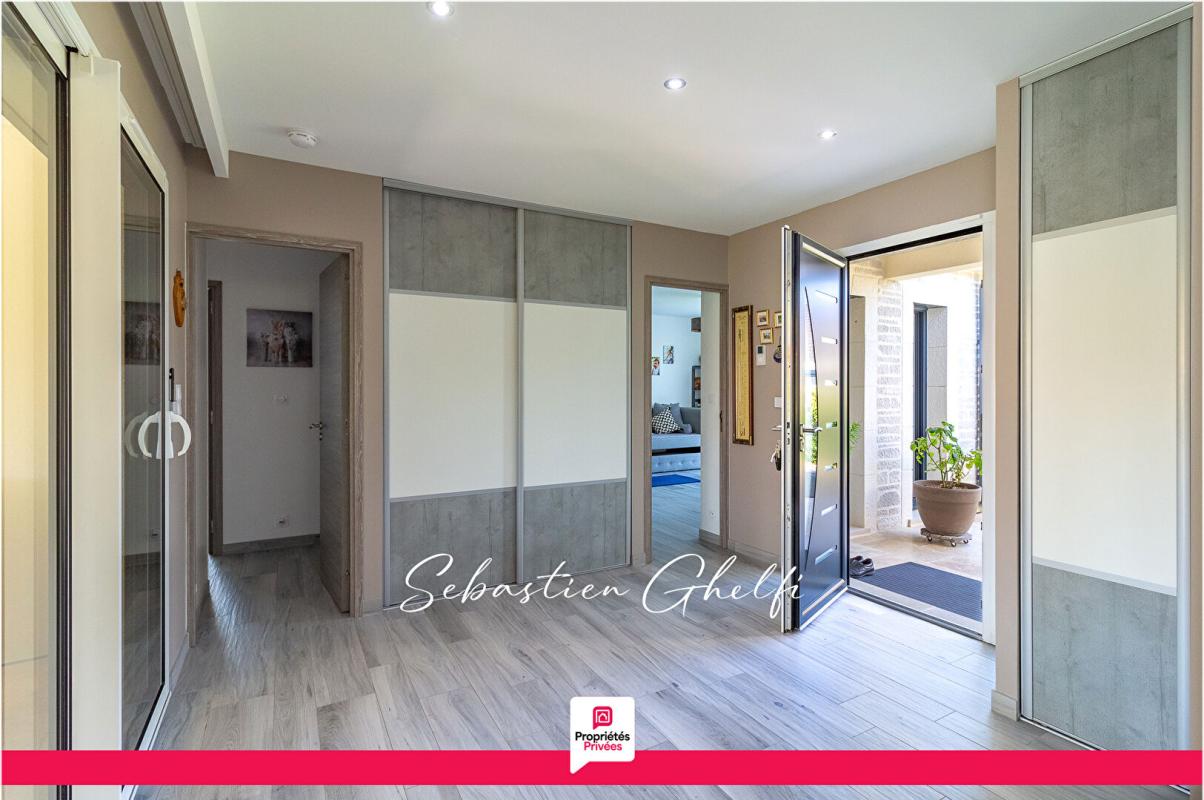 ROMORANTIN-LANTHENAY belle maison de plain-pied avec 4 chambres,2 garages, terrain de pétanque 4