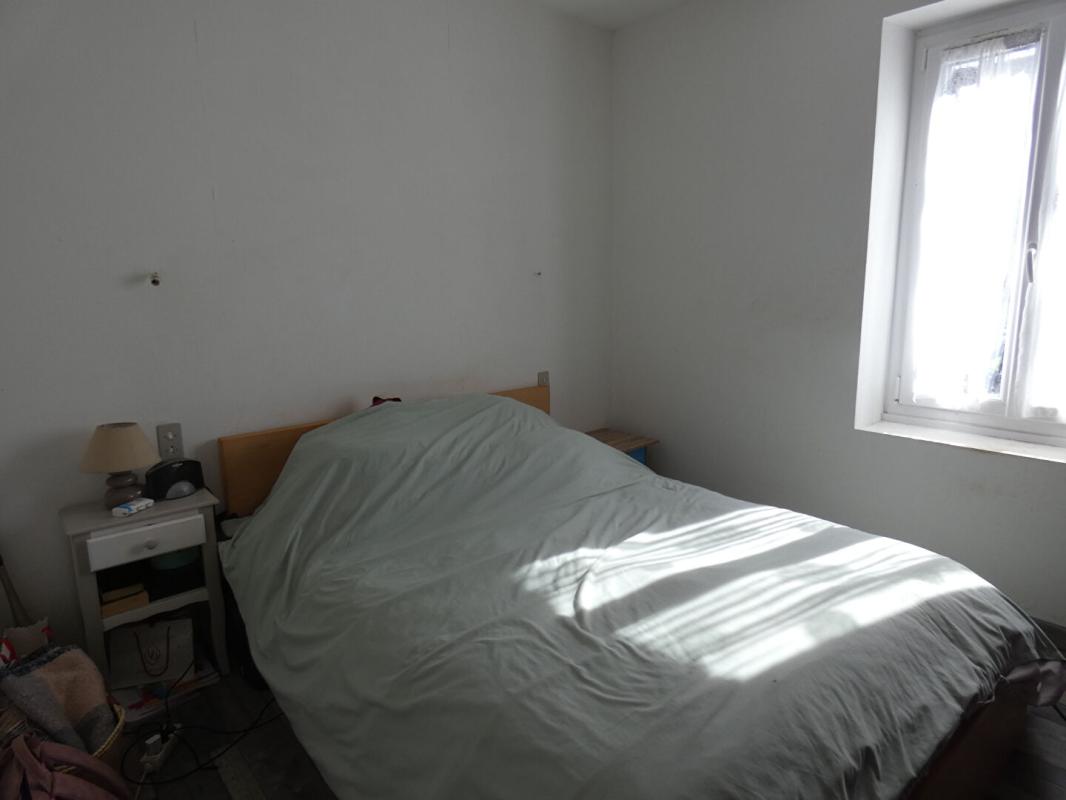 DAMPIERRE-SUR-AVRE Maison à Rénover 7 pièce(s) 155 m2 12