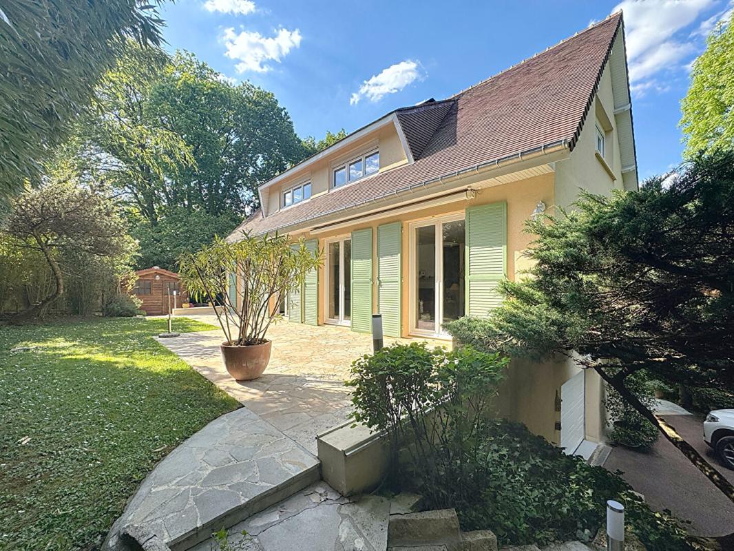 IGNY Vivre au rythme de la forêt , superbe maison familiale sans vis-à-vis 2