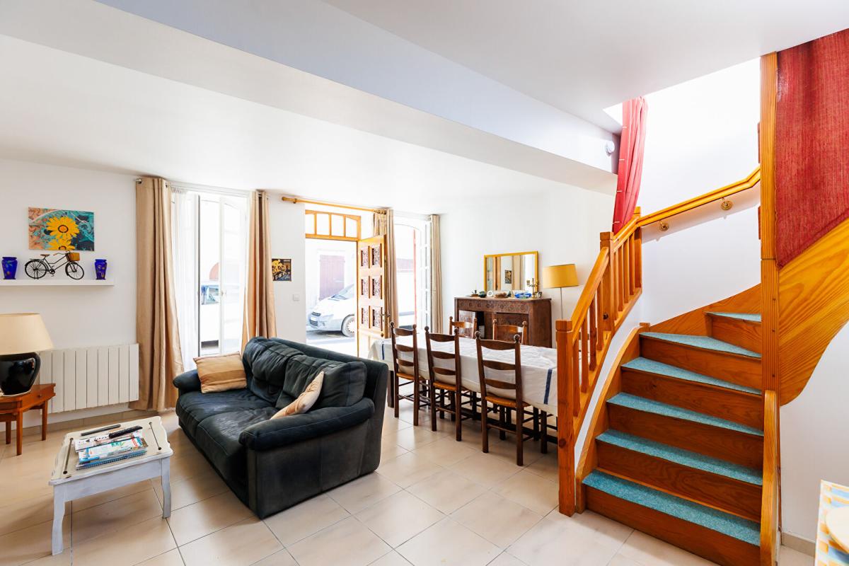 SALIES-DE-BEARN Charmante maison de ville restaurée de 4 pièces 2