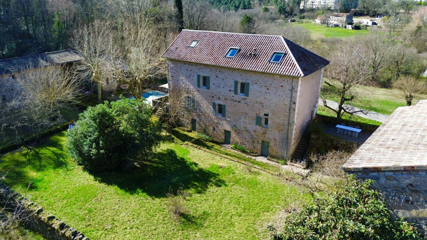 CHASSIERS Demeure de prestige Chassiers 8 pièce(s) 369 m2 4