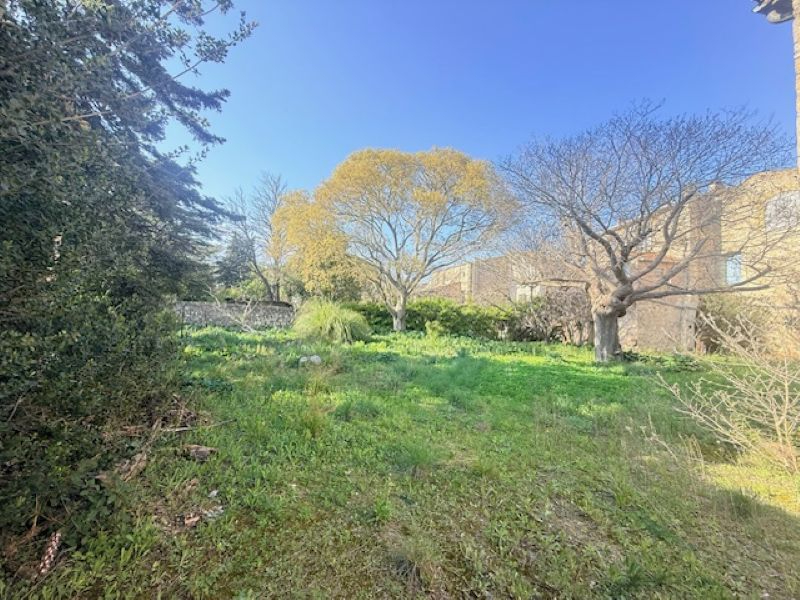 PéZENAS Idéal investisseur! Ensemble immobilier comprenant un T8 et un T3 sur parcelle de 1520m² 1