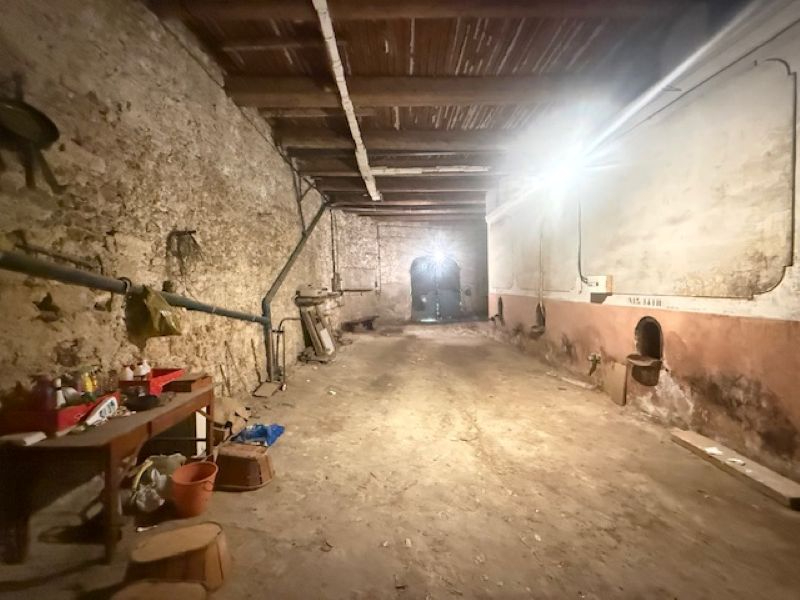 PéZENAS Idéal investisseur! Ensemble immobilier comprenant un T8 et un T3 sur parcelle de 1520m² 5