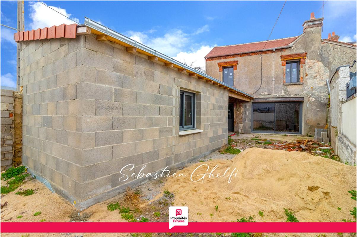 ROMORANTIN-LANTHENAY Maison à rénover, possibilité de 3 chambres-dépendance-places de parking 1