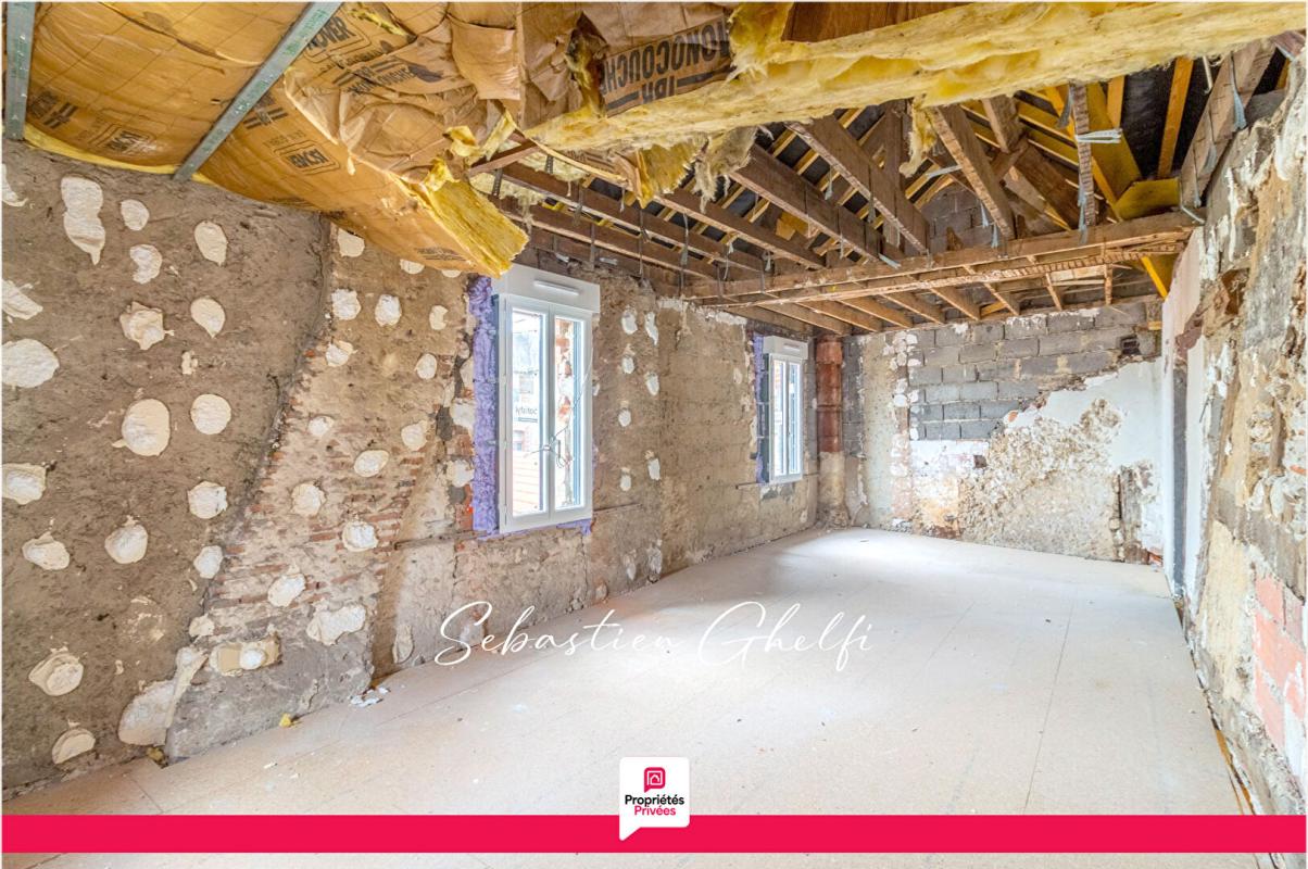 ROMORANTIN-LANTHENAY Maison à rénover, possibilité de 3 chambres-dépendance-places de parking 10