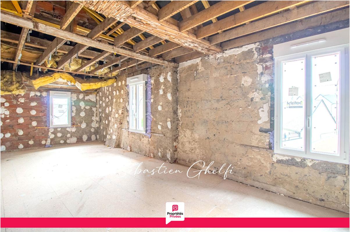 ROMORANTIN-LANTHENAY Maison à rénover, possibilité de 3 chambres-dépendance-places de parking 11