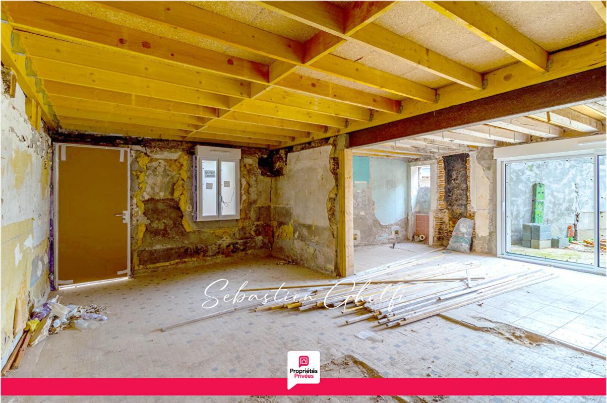 ROMORANTIN-LANTHENAY Maison à rénover, possibilité de 3 chambres-dépendance-places de parking 5