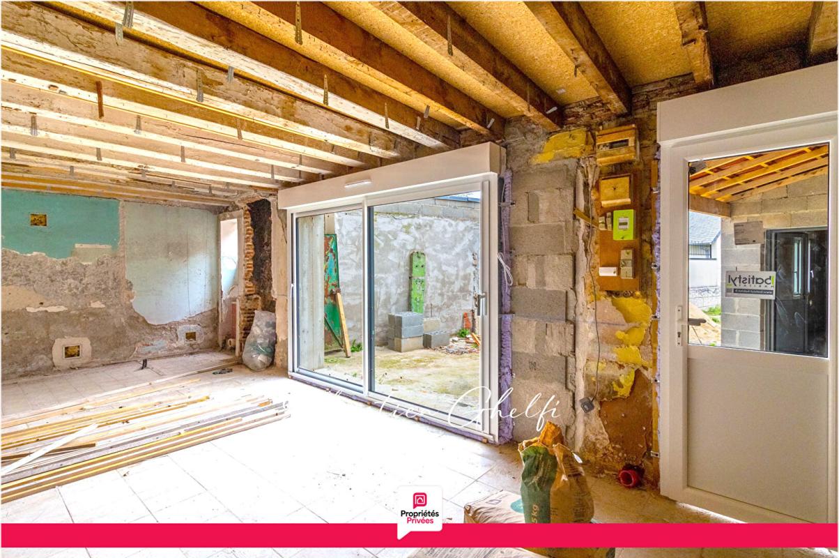 ROMORANTIN-LANTHENAY Maison à rénover, possibilité de 3 chambres-dépendance-places de parking 6