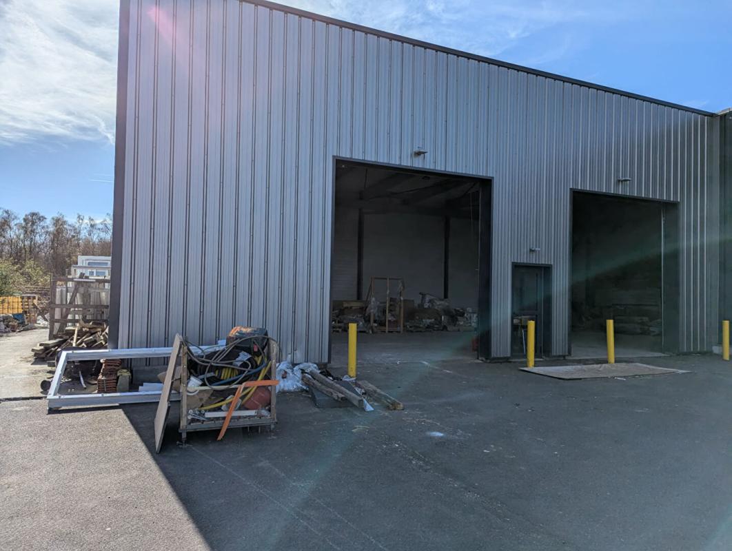 CREIL 60100 CREIL - Entrepôt d'activité avec bureau et parkings 1